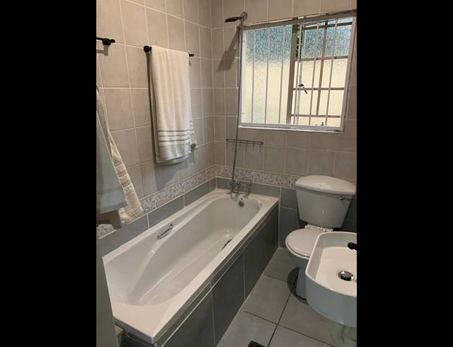 3 bed property to rent in VILLIERIA
